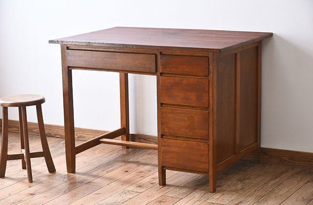 レトロ家具　シンプル　昭和レトロな古い木の片袖机　ブナ材製