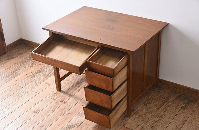 レトロ家具　シンプル　昭和レトロな古い木の片袖机　ブナ材製