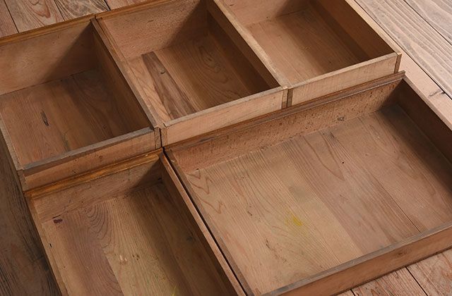 レトロ家具　シンプル　昭和レトロな古い木の片袖机　ブナ材製