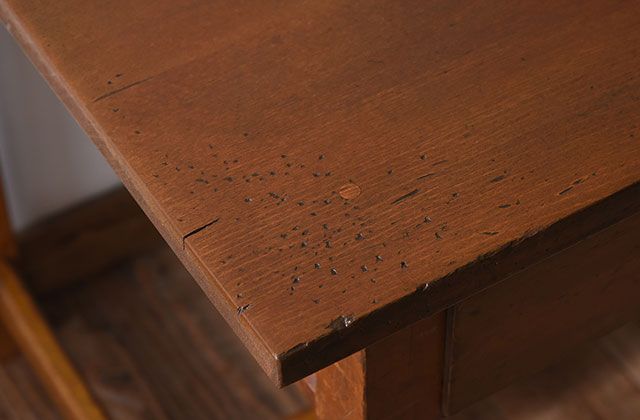 レトロ家具　シンプル　昭和レトロな古い木の片袖机　ブナ材製