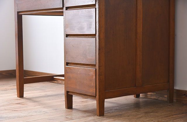 レトロ家具　シンプル　昭和レトロな古い木の片袖机　ブナ材製