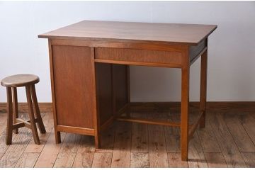 レトロ家具　シンプル　昭和レトロな古い木の片袖机　ブナ材製