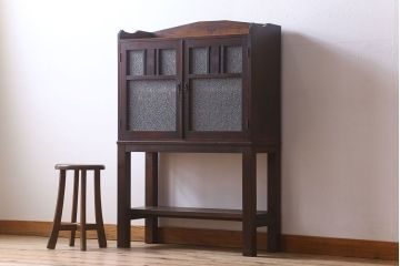 アンティーク家具　大正ロマン　脚付き!ダイヤガラス扉のアンティークブックケース(本箱)