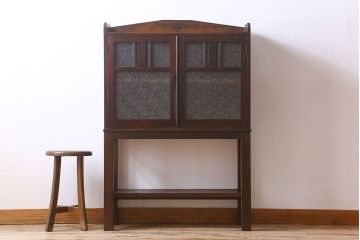 アンティーク家具　大正ロマン　脚付き!ダイヤガラス扉のアンティークブックケース(本箱)