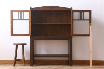 アンティーク家具　大正ロマン　脚付き!ダイヤガラス扉のアンティークブックケース(本箱)