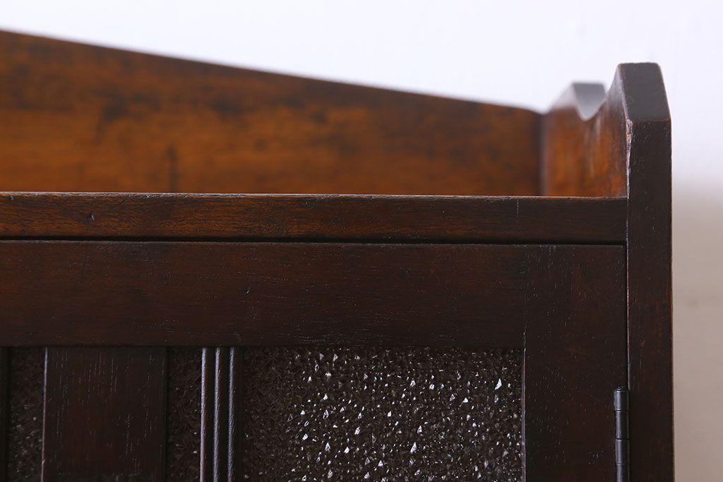 アンティーク家具　大正ロマン　脚付き!ダイヤガラス扉のアンティークブックケース(本箱)