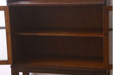 アンティーク家具　大正ロマン　脚付き!ダイヤガラス扉のアンティークブックケース(本箱)