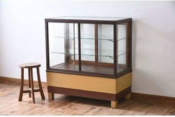 レトロ家具　昭和レトロなアンティークガラスケース(ショーケース)