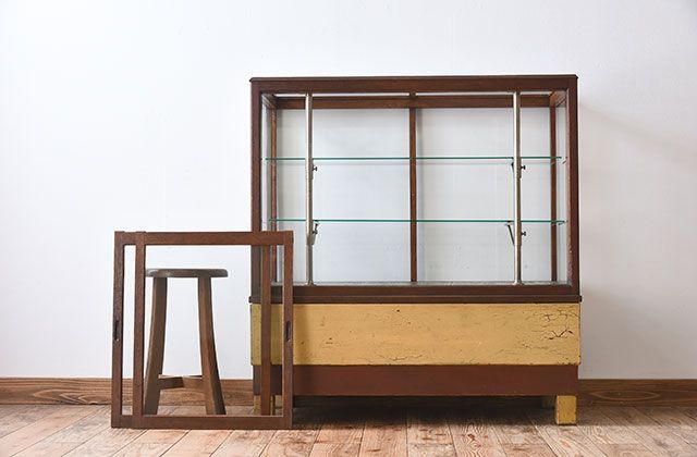 レトロ家具　昭和レトロなアンティークガラスケース(ショーケース)