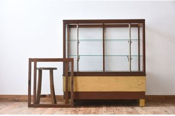 レトロ家具　昭和レトロなアンティークガラスケース(ショーケース)