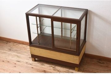 レトロ家具　昭和レトロなアンティークガラスケース(ショーケース)