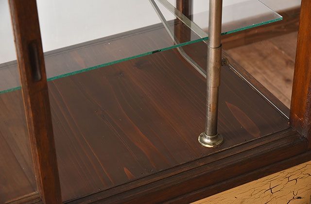 レトロ家具　昭和レトロなアンティークガラスケース(ショーケース)