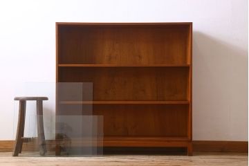 ヴィンテージ家具　ミッドセンチュリー　北欧ビンテージ　ガラス引き戸のブックケース