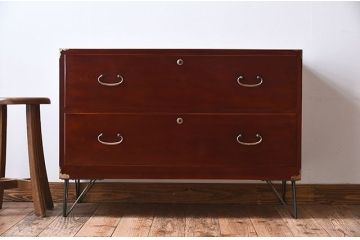 アンティーク家具　鉄脚付き時代箪笥ローボード　前面欅材　和製アンティーク