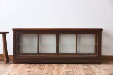 アンティーク家具　古い木のアンティークガラスケース(ショーケース)　ロータイプ