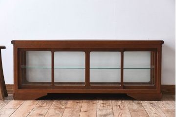 アンティーク家具　古い木のアンティークガラスケース(ショーケース)　ロータイプ