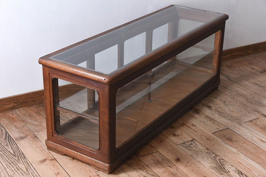 アンティーク家具　古い木のアンティークガラスケース(ショーケース)　ロータイプ