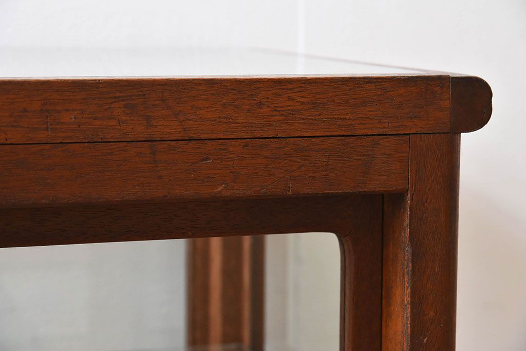 アンティーク家具　古い木のアンティークガラスケース(ショーケース)　ロータイプ