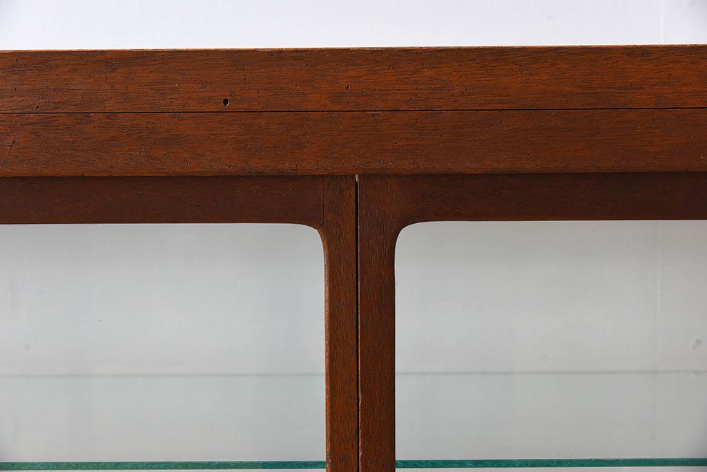 アンティーク家具　古い木のアンティークガラスケース(ショーケース)　ロータイプ