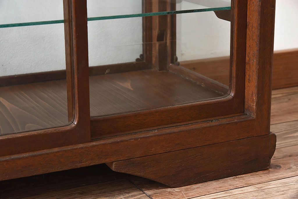アンティーク家具　古い木のアンティークガラスケース(ショーケース)　ロータイプ