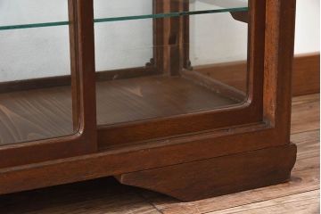 アンティーク家具　古い木のアンティークガラスケース(ショーケース)　ロータイプ
