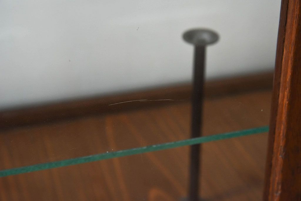 アンティーク家具　古い木のアンティークガラスケース(ショーケース)　ロータイプ