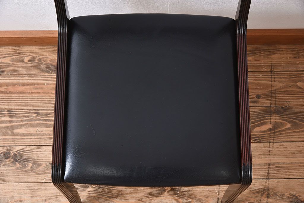 アンティーク家具　デンマーク　P.Jeppesen社製　オーレ・ヴァンシャー(Ole Wanscher)　ダイニングチェア(レッドブルーチェア)