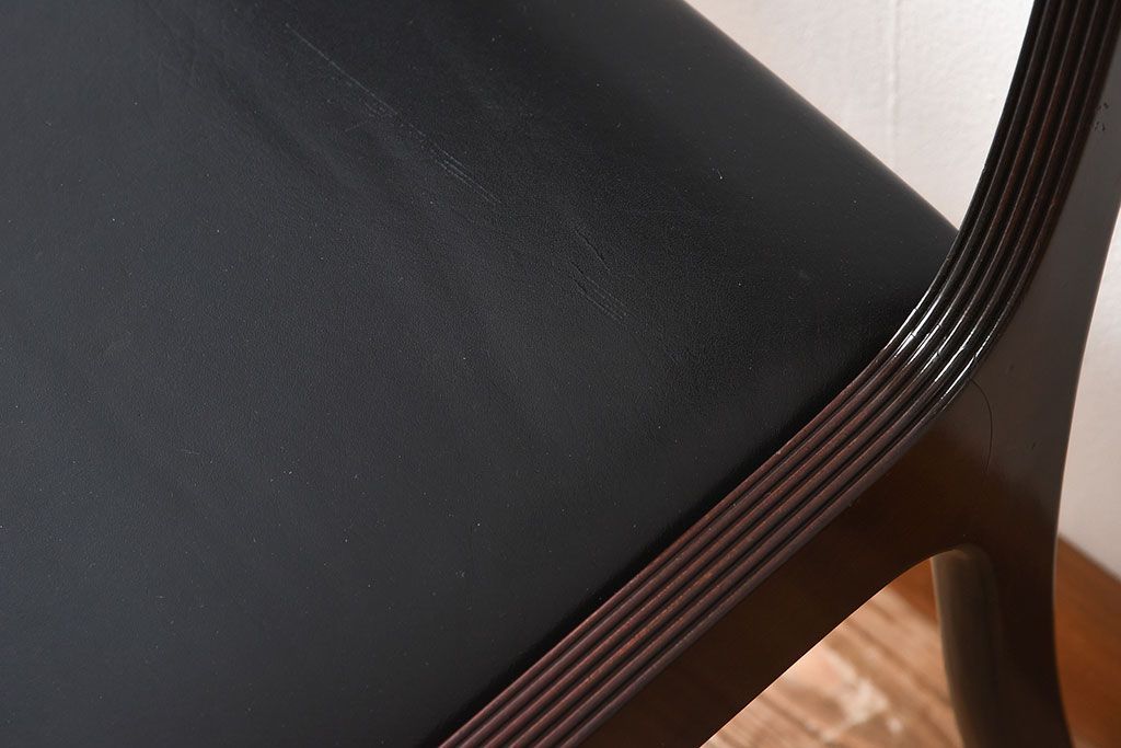 アンティーク家具　デンマーク　P.Jeppesen社製　オーレ・ヴァンシャー(Ole Wanscher)　ダイニングチェア(レッドブルーチェア)