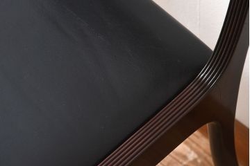 アンティーク家具　デンマーク　P.Jeppesen社製　オーレ・ヴァンシャー(Ole Wanscher)　ダイニングチェア(レッドブルーチェア)