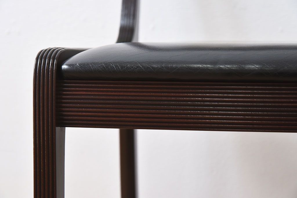 アンティーク家具　デンマーク　P.Jeppesen社製　オーレ・ヴァンシャー(Ole Wanscher)　ダイニングチェア(レッドブルーチェア)