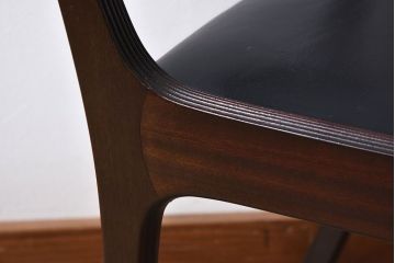 アンティーク家具　デンマーク　P.Jeppesen社製　オーレ・ヴァンシャー(Ole Wanscher)　ダイニングチェア(レッドブルーチェア)