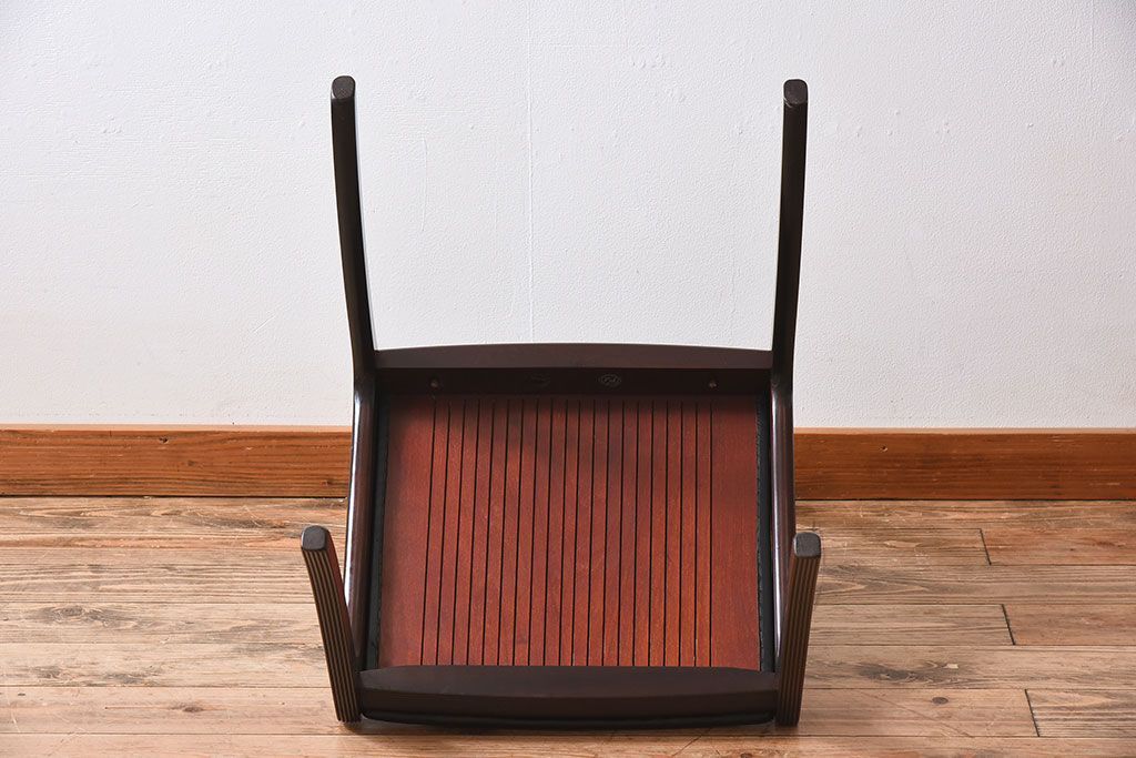 アンティーク家具　デンマーク　P.Jeppesen社製　オーレ・ヴァンシャー(Ole Wanscher)　ダイニングチェア(レッドブルーチェア)