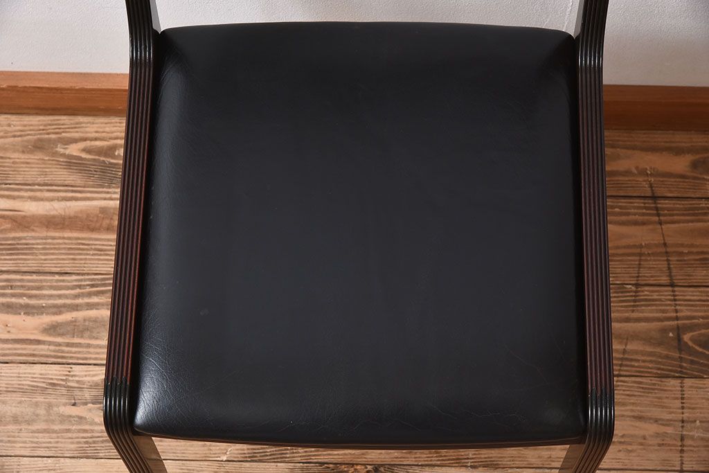 アンティーク家具　デンマーク　P.Jeppesen社製　オーレ・ヴァンシャー(Ole Wanscher)　ダイニングチェア(レッドブルーチェア)(2)