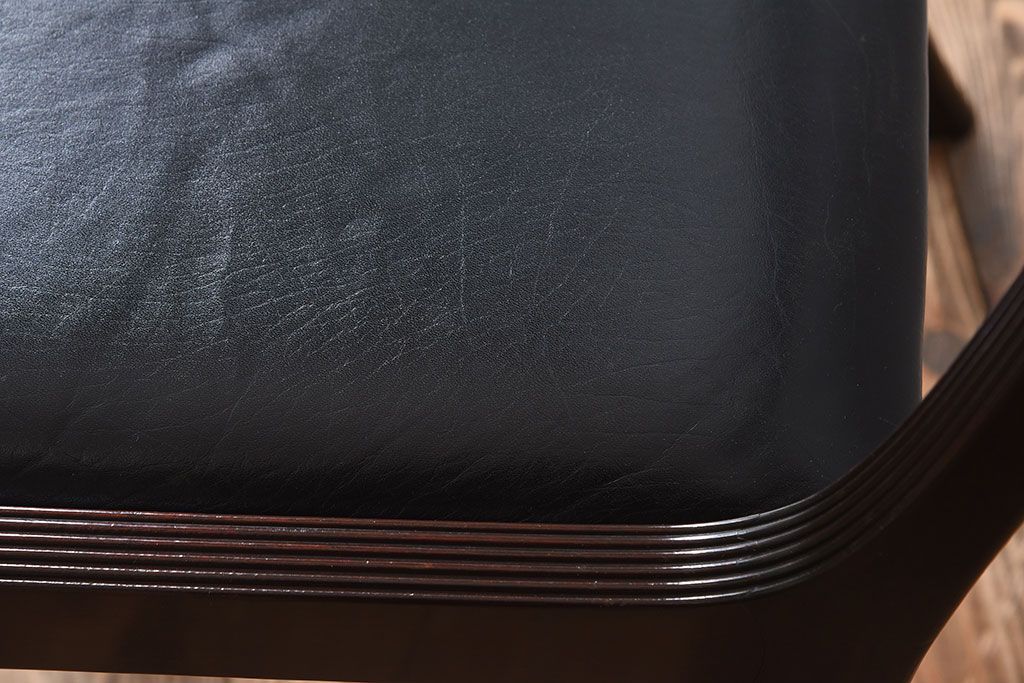 アンティーク家具　デンマーク　P.Jeppesen社製　オーレ・ヴァンシャー(Ole Wanscher)　ダイニングチェア(レッドブルーチェア)(2)