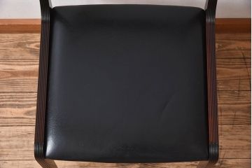 アンティーク家具　デンマーク　P.Jeppesen社製　オーレ・ヴァンシャー(Ole Wanscher)　ダイニングチェア(レッドブルーチェア)(3)
