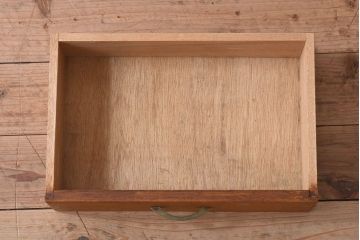 レトロ家具　昭和レトロ　古い木製の縦型アンティーク書類棚(カルテケース)