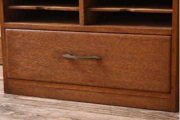 レトロ家具　昭和レトロ　古い木製の縦型アンティーク書類棚(カルテケース)