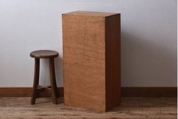 レトロ家具　昭和レトロ　古い木製の縦型アンティーク書類棚(カルテケース)