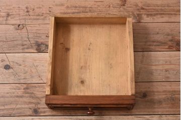 アンティーク家具　イギリスアンティーク　パイン材　上品なサイドキャビネット(サイドボード)