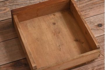 アンティーク家具　イギリスアンティーク　パイン材　上品なサイドキャビネット(サイドボード)