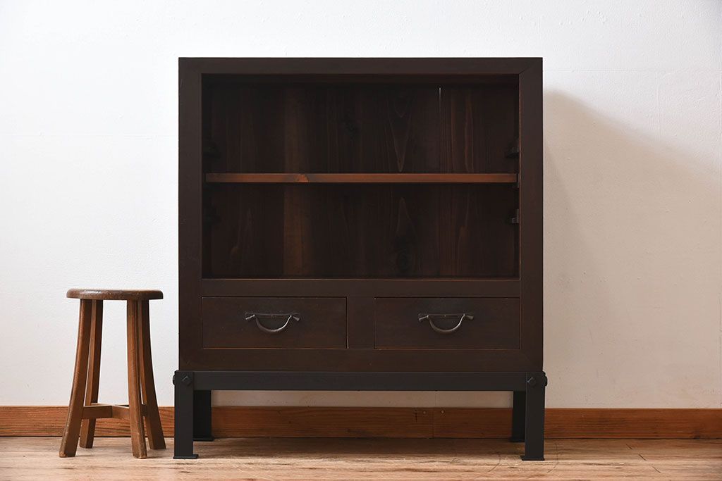 アンティーク家具　古民具・骨董　三尺　明治大正期　重厚な鉄脚付き!水屋箪笥サイドボード(1)