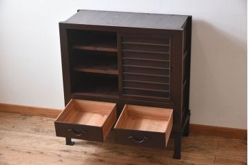 アンティーク家具　古民具・骨董　三尺　明治大正期　重厚な鉄脚付き!水屋箪笥サイドボード(1)