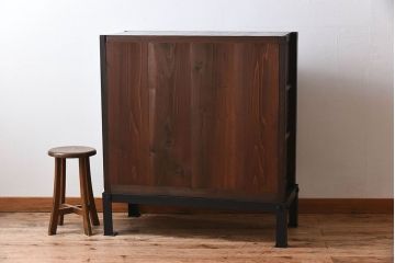 アンティーク家具　古民具・骨董　三尺　明治大正期　重厚な鉄脚付き!水屋箪笥サイドボード(1)