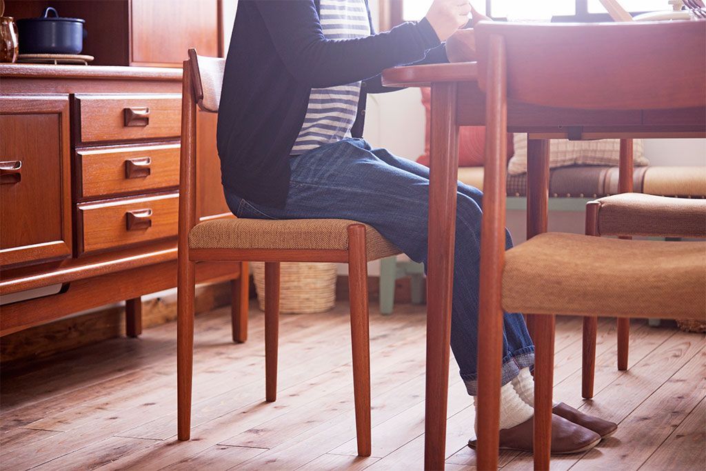 北欧家具　ビンテージ　スウェーデンTROEDS製　チーク材のチェア(ダイニングチェア)(1)