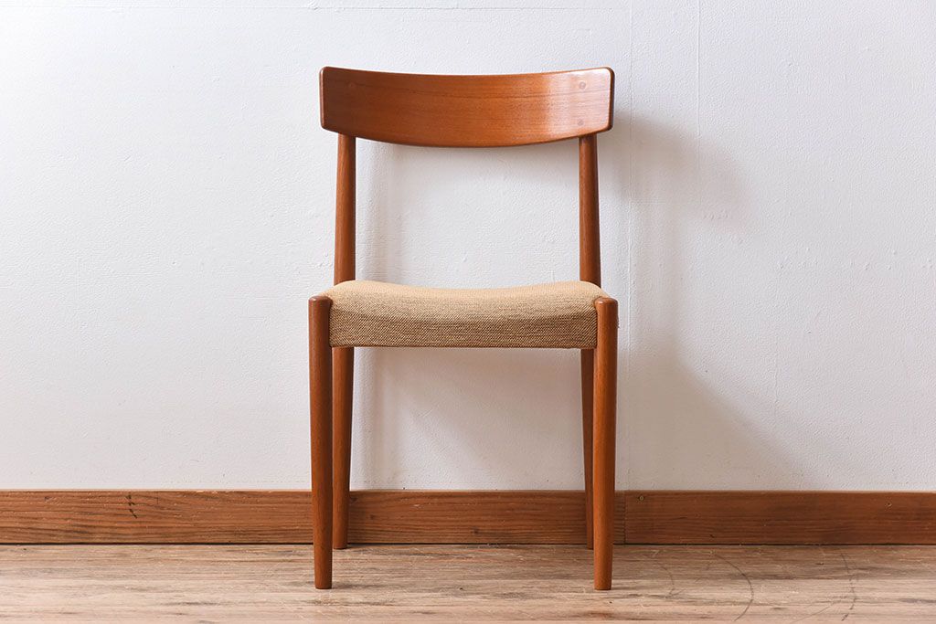 北欧家具　ビンテージ　スウェーデンTROEDS製　チーク材のチェア(ダイニングチェア)(1)