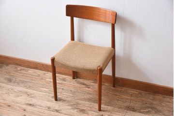 北欧家具　ビンテージ　スウェーデンTROEDS製　チーク材のチェア(ダイニングチェア)(1)