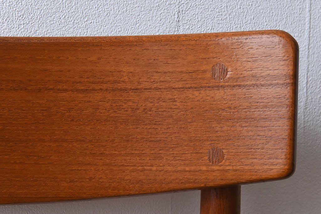 北欧家具　ビンテージ　スウェーデンTROEDS製　チーク材のチェア(ダイニングチェア)(1)