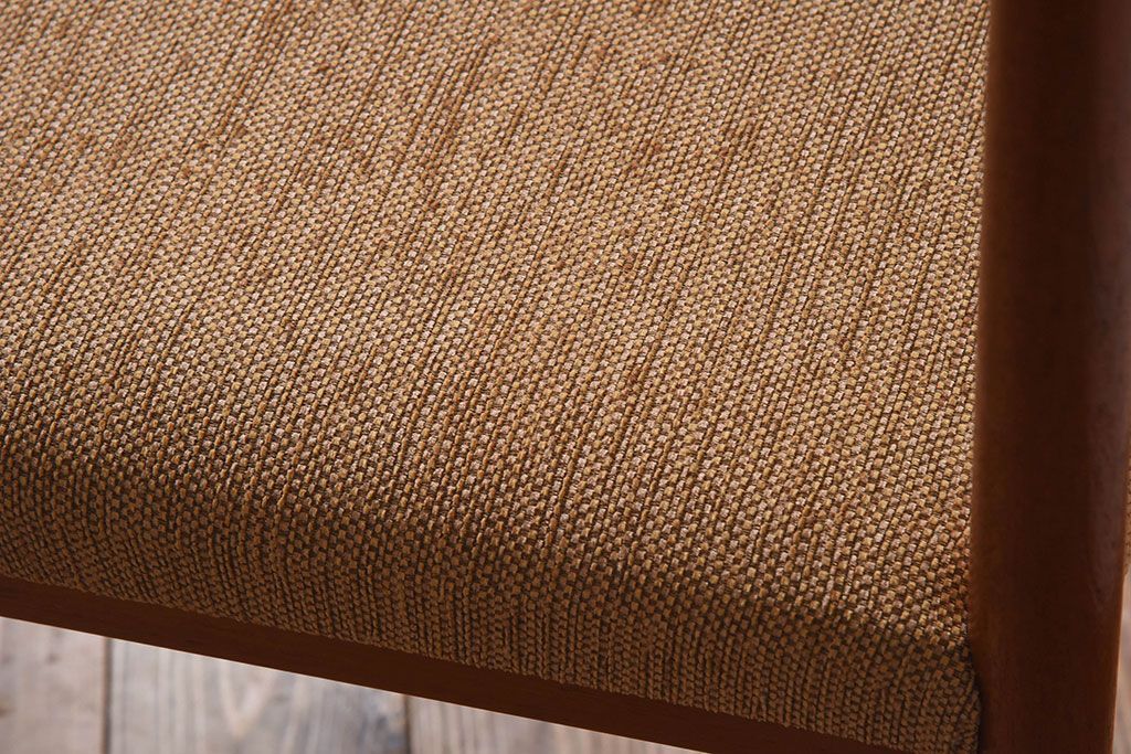 北欧家具　ビンテージ　スウェーデンTROEDS製　チーク材のチェア(ダイニングチェア)(1)