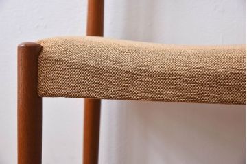 北欧家具　ビンテージ　スウェーデンTROEDS製　チーク材のチェア(ダイニングチェア)(1)