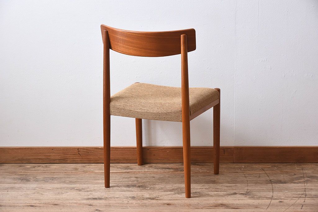北欧家具　ビンテージ　スウェーデンTROEDS製　チーク材のチェア(ダイニングチェア)(1)